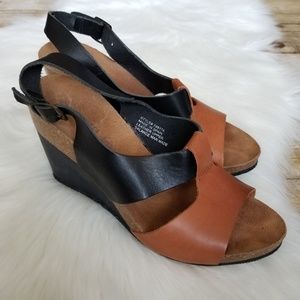 PEDRO INIESTA COLOR BLOCK BUCKLE CLOSURE WEDGE 9